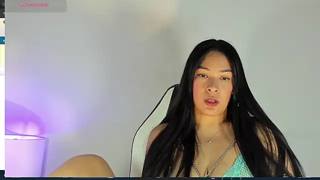 bella hadid1  online show from 02-22-25, 07:03