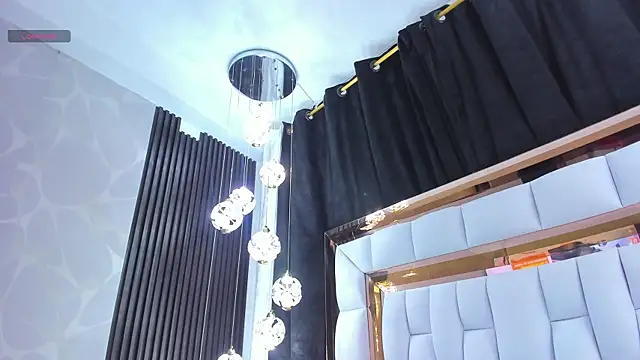 SarayRoyse online show from 05-14-26, 07:31