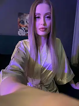 Snapshot of Sweet__Milly chatting on 01-19-25, 03:21 Sweet Milly online show from 01-19-25, 03:21