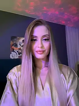 Snapshot of Sweet__Milly chatting on 01-19-25, 06:32 Sweet Milly online show from 01-19-25, 06:32