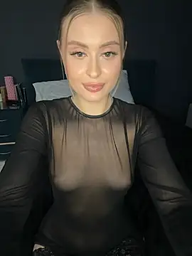 Snapshot of Sweet__Milly chatting on 02-26-25, 05:50 Sweet Milly online show from 02-26-25, 05:50