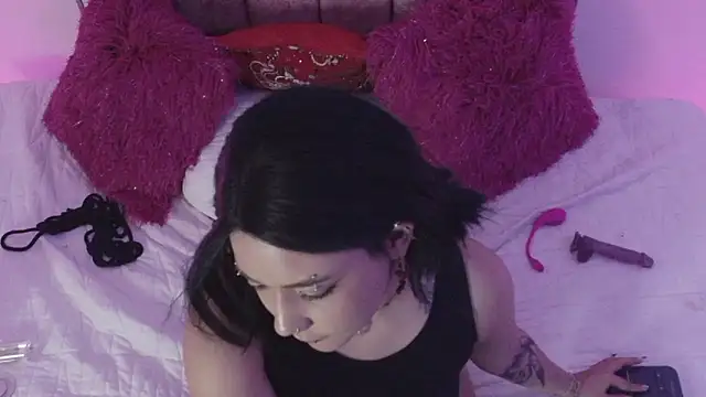 Evelynn online show from 01-22-25, 07:46