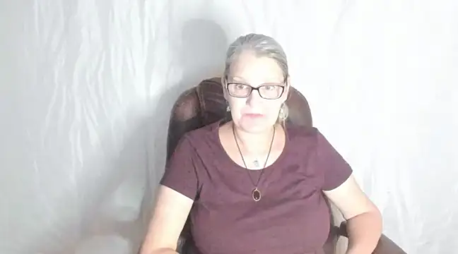 irinamaux online show from 02-22-25, 10:09