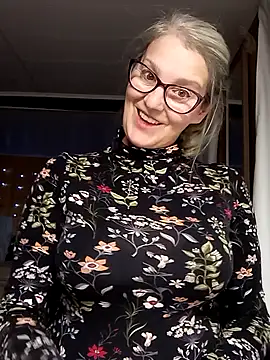 irinamaux online show from 09-28-25, 05:24