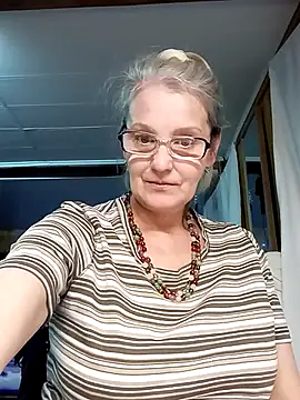 irinamaux online show from 10-21-25, 04:51