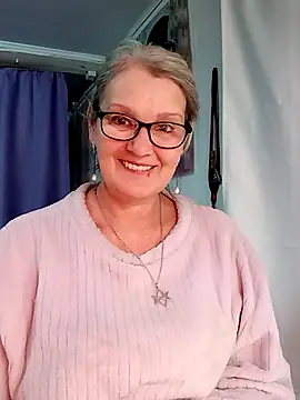 Snapshot of irinamaux chatting on 01-17-26, 08:23 irinamaux online show from 01-17-26, 08:23