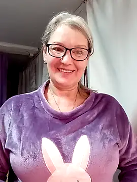 Snapshot of irinamaux chatting on 02-03-26, 04:43 irinamaux online show from 02-03-26, 04:43