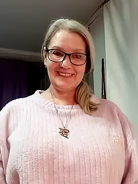 Snapshot of irinamaux chatting on 02-08-26, 04:21 irinamaux online show from 02-08-26, 04:21