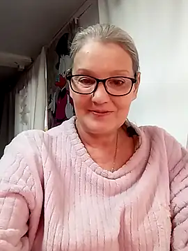 Snapshot of irinamaux chatting on 02-13-26, 12:01 irinamaux online show from 02-13-26, 12:01