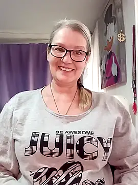 Snapshot of irinamaux chatting on 02-15-26, 08:46 irinamaux online show from 02-15-26, 08:46