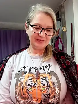 Snapshot of irinamaux chatting on 02-18-26, 06:53 irinamaux online show from 02-18-26, 06:53