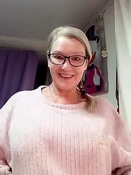 Snapshot of irinamaux chatting on 02-25-26, 06:23 irinamaux online show from 02-25-26, 06:23