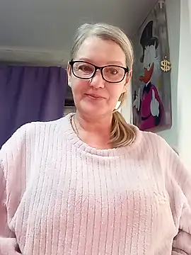 Snapshot of irinamaux chatting on 02-26-26, 07:18 irinamaux online show from 02-26-26, 07:18