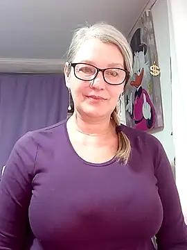 Snapshot of irinamaux chatting on 02-28-26, 05:41 irinamaux online show from 02-28-26, 05:41