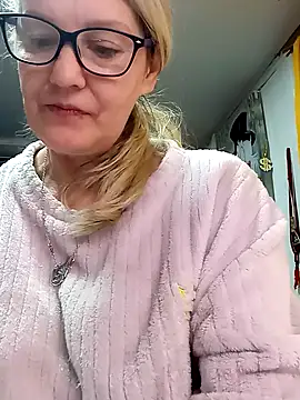 irinamaux online show from 04-09-26, 03:06