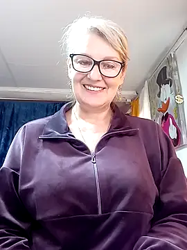 Snapshot of irinamaux chatting on 04-19-26, 08:02 irinamaux online show from 04-19-26, 08:02