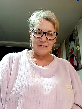 Snapshot of irinamaux chatting on 04-20-26, 11:28 irinamaux online show from 04-20-26, 11:28