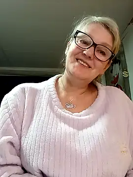 Snapshot of irinamaux chatting on 04-21-26, 02:51 irinamaux online show from 04-21-26, 02:51