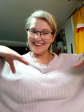 Snapshot of irinamaux chatting on 04-29-26, 12:31 irinamaux online show from 04-29-26, 12:31