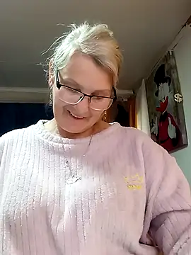 Snapshot of irinamaux chatting on 04-30-26, 01:06 irinamaux online show from 04-30-26, 01:06
