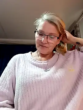 Snapshot of irinamaux chatting on 05-01-26, 06:18 irinamaux online show from 05-01-26, 06:18