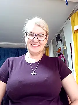 Snapshot of irinamaux chatting on 05-04-26, 01:12 irinamaux online show from 05-04-26, 01:12