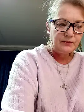 Snapshot of irinamaux chatting on 05-09-26, 02:28 irinamaux online show from 05-09-26, 02:28