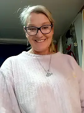 Snapshot of irinamaux chatting on 05-11-26, 02:45 irinamaux online show from 05-11-26, 02:45