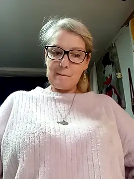 Snapshot of irinamaux chatting on 05-18-26, 04:07 irinamaux online show from 05-18-26, 04:07