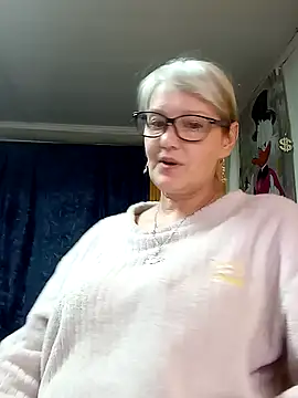 Snapshot of irinamaux chatting on 05-18-26, 04:35 irinamaux online show from 05-18-26, 04:35