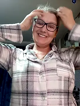 Snapshot of irinamaux chatting on 05-22-26, 06:42 irinamaux online show from 05-22-26, 06:42
