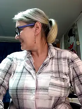 Snapshot of irinamaux chatting on 05-22-26, 06:46 irinamaux online show from 05-22-26, 06:46