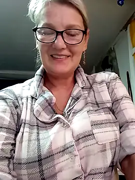 Snapshot of irinamaux chatting on 05-23-26, 07:40 irinamaux online show from 05-23-26, 07:40