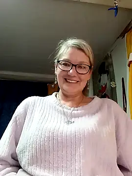 Snapshot of irinamaux chatting on 05-29-26, 04:43 irinamaux online show from 05-29-26, 04:43