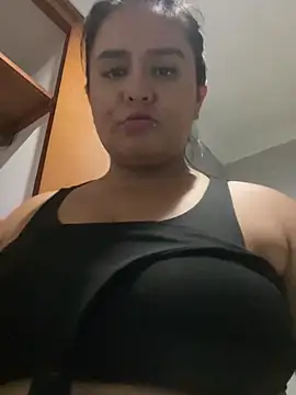 Snapshot of sweett_katty_ chatting on 02-28-25, 02:42 sweett katty online show from 02-28-25, 02:42