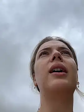 Snapshot of LexyGold chatting on 10-27-25, 08:51 LexyGold online show from 10-27-25, 08:51