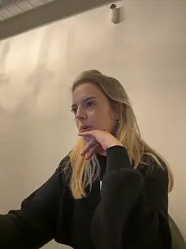 Snapshot of LexyGold chatting on 11-14-25, 02:16 LexyGold online show from 11-14-25, 02:16