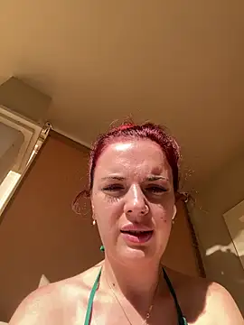 Snapshot of LexyGold chatting on 12-17-25, 12:55 LexyGold online show from 12-17-25, 12:55