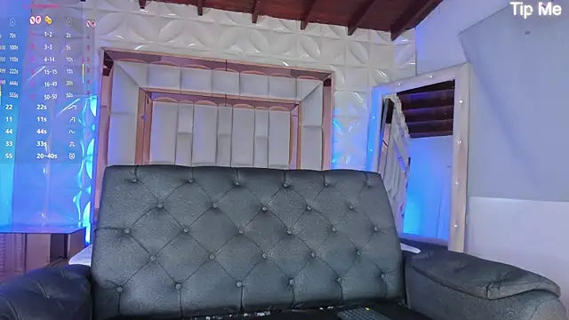 Snapshot of nicole_cooper__ chatting on 10-28-25, 07:38 nicole cooper online show from 10-28-25, 07:38