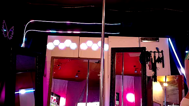 MadisonMarie online show from 10-12-25, 06:01