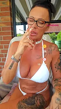Snapshot of Misses-Cougar chatting on 07-17-26, 08:10 Misses-Cougar online show from 07-17-26, 08:10