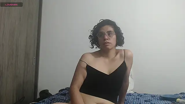 Snapshot of Anne_purple chatting on 01-27-25, 08:07 Anne purple online show from 01-27-25, 08:07