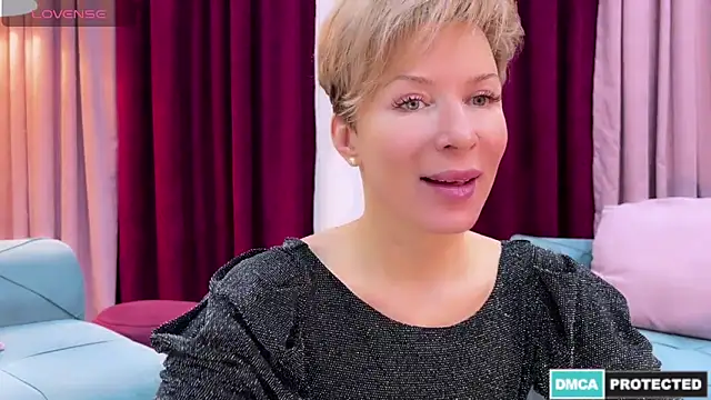 Snapshot of UrGoddessJenny chatting on 01-02-25, 03:19 UrGoddessJenny online show from 01-02-25, 03:19