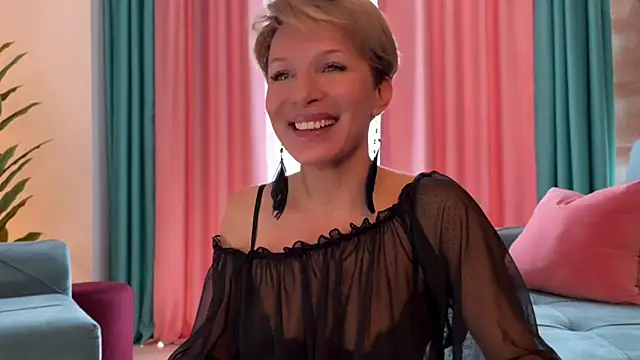 Snapshot of UrGoddessJenny chatting on 10-27-25, 11:03 UrGoddessJenny online show from 10-27-25, 11:03