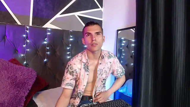  Tattoo Couple online show from 01-13-25, 09:31