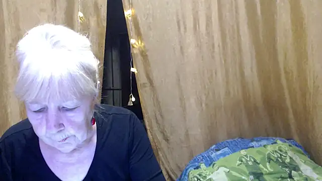 Snapshot of _Estelitta_5 chatting on 01-18-25, 06:53 Estelitta 5 online show from 01-18-25, 06:53