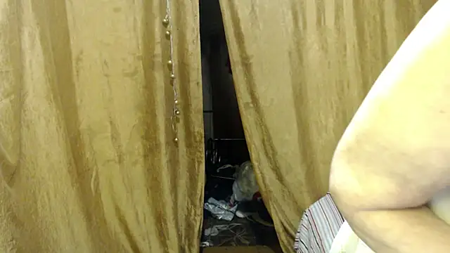 Snapshot of _Estelitta_5 chatting on 02-18-25, 05:42 Estelitta 5 online show from 02-18-25, 05:42