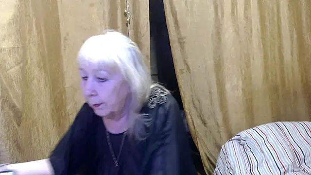 Snapshot of _Estelitta_5 chatting on 02-21-25, 06:04 Estelitta 5 online show from 02-21-25, 06:04