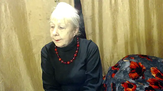 Snapshot of _Estelitta_5 chatting on 03-17-25, 06:00 Estelitta 5 online show from 03-17-25, 06:00