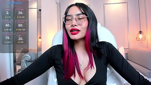 AzuraKindong online show from 02-13-25, 01:19